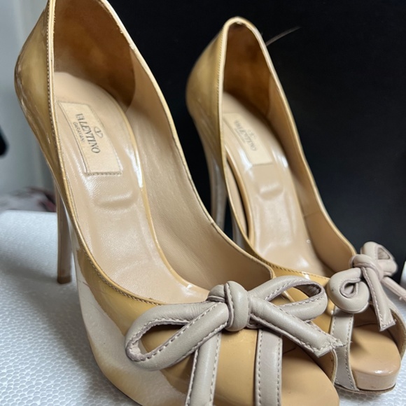 Valentino Bow Shoes - Picture 5 of 6